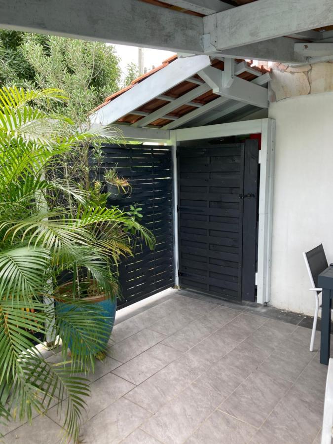 Grand T2 Tout Confort , Emplacement Ideal Riviere-Salee Exterior photo